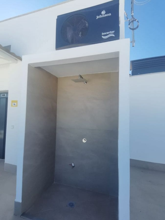 1 bedroom Penthouse for sale in Torrevieja with pool - € 399,000 (Ref: 9425764)