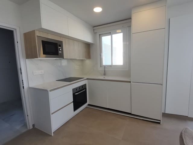 Ático de 1 habitación en Centro, Torrevieja en venta con piscina - 399.000 € (Ref: 9425764)