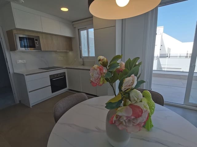 Ático de 1 habitación en Centro, Torrevieja en venta con piscina - 399.000 € (Ref: 9425764)