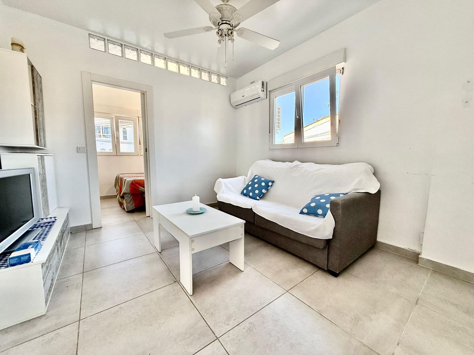 1 Zimmer Apartment zu verkaufen in Torrevieja mit Pool - 97.990 € (Ref: 9450230)