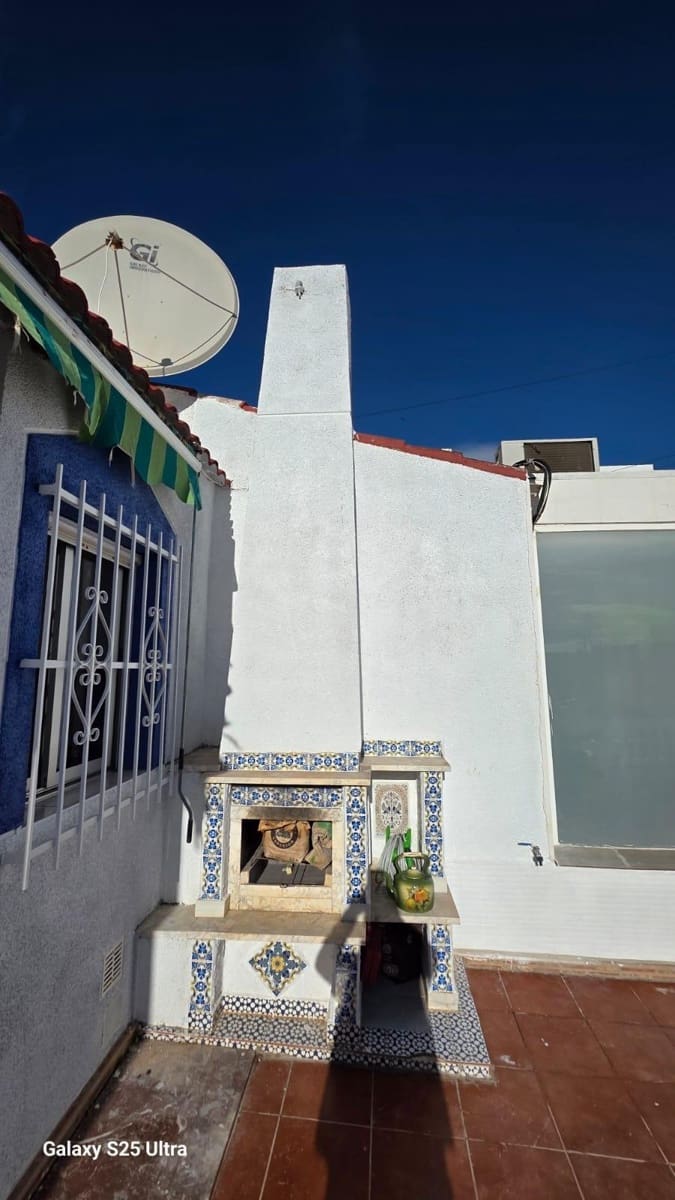 2 Zimmer Reihenhaus zu vermieten in Torrevieja - 700 € (Ref: 9450231)