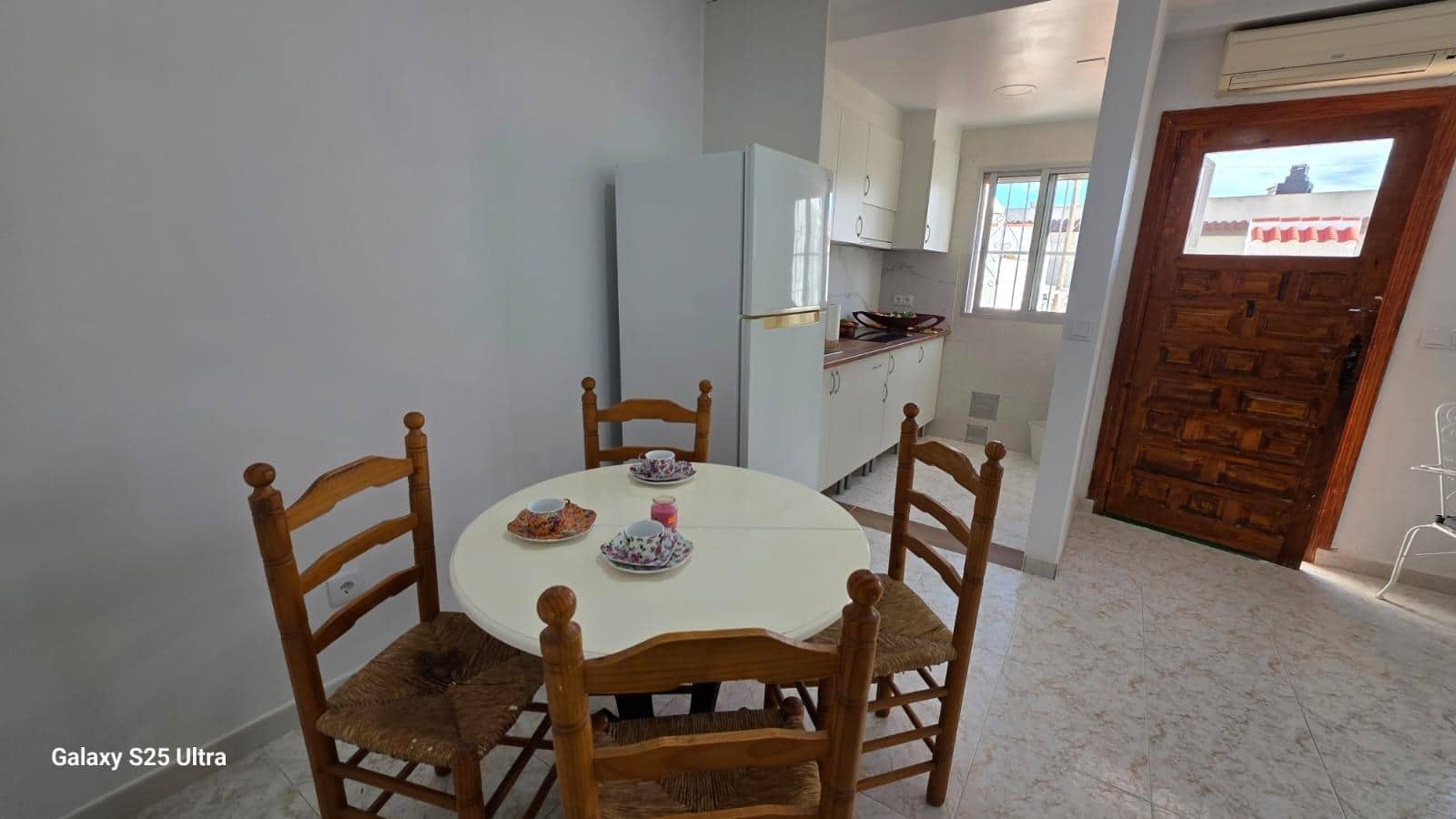 2 Zimmer Reihenhaus zu vermieten in Torrevieja - 700 € (Ref: 9450231)