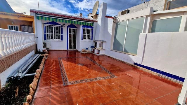 2 soverom Rekkehus til leie i El Chaparral - La Siesta - La Torreta, Torrevieja - € 700 (Ref: 9450231)