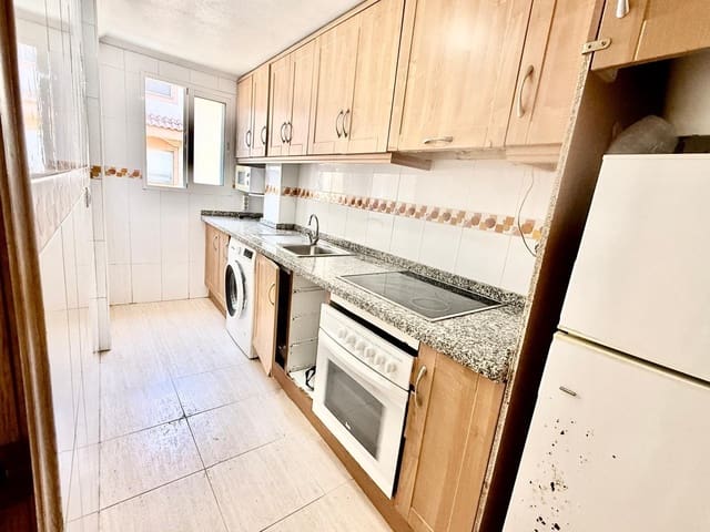 Piso de 2 habitaciones en Centro, Torrevieja en venta con garaje - 114.990 € (Ref: 9456199)