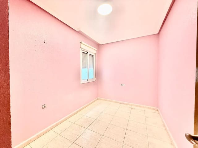 Piso de 2 habitaciones en Centro, Torrevieja en venta con garaje - 114.990 € (Ref: 9456199)