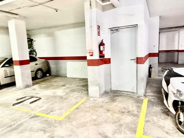 Piso de 2 habitaciones en Centro, Torrevieja en venta con garaje - 114.990 € (Ref: 9456199)