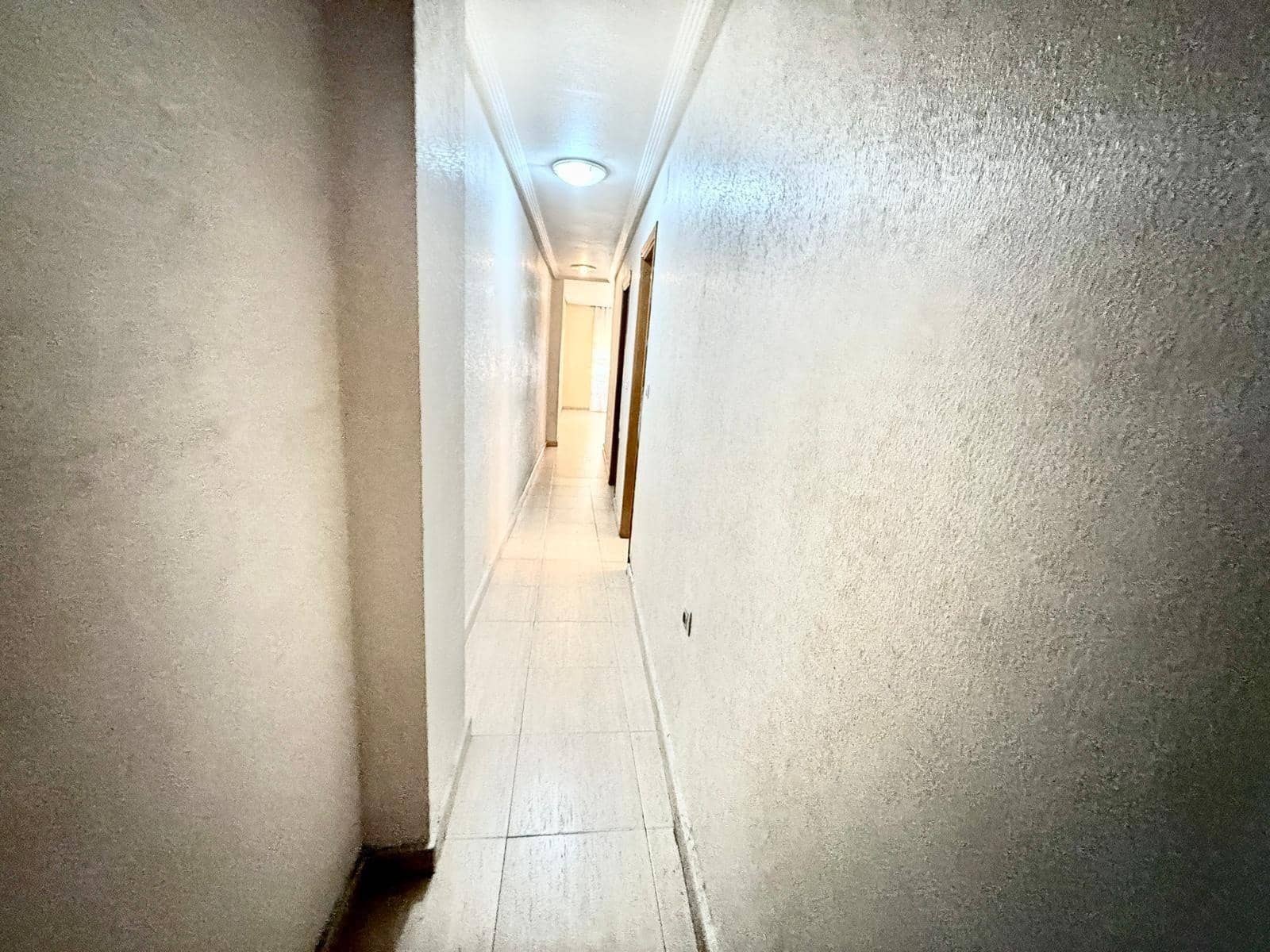 Piso de 2 habitaciones en Torrevieja en venta con garaje - 114.990 € (Ref: 9456199)