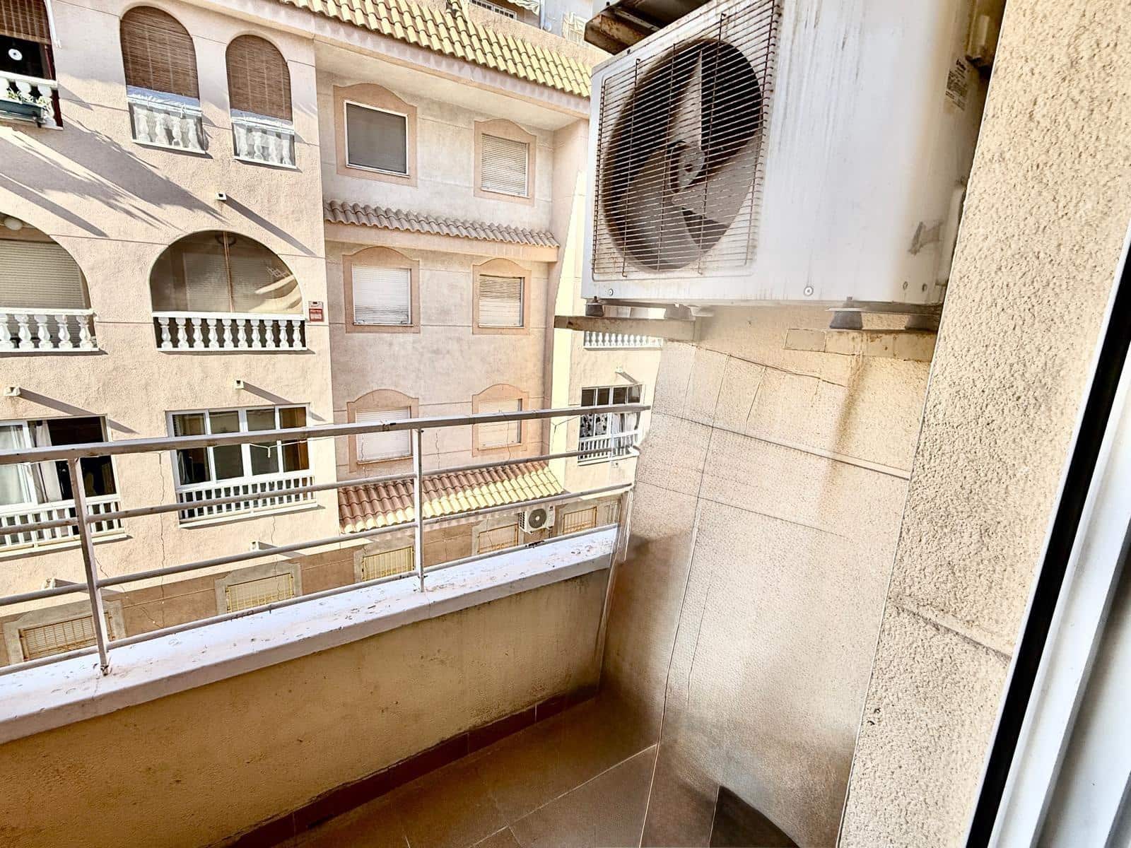 Piso de 2 habitaciones en Torrevieja en venta con garaje - 114.990 € (Ref: 9456199)