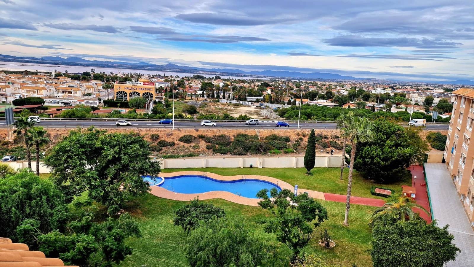 2 sovrum Lägenhet till salu i Torrevieja med pool - 139 900 € (Ref: 9494552)