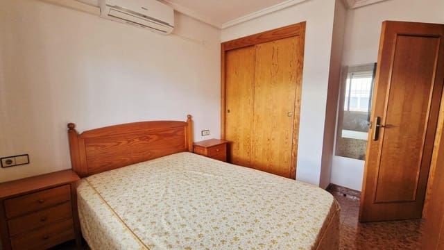 Ático de 2 habitaciones en Parque de las Naciones, Torrevieja en venta con piscina - 139.900 € (Ref: 9494553)