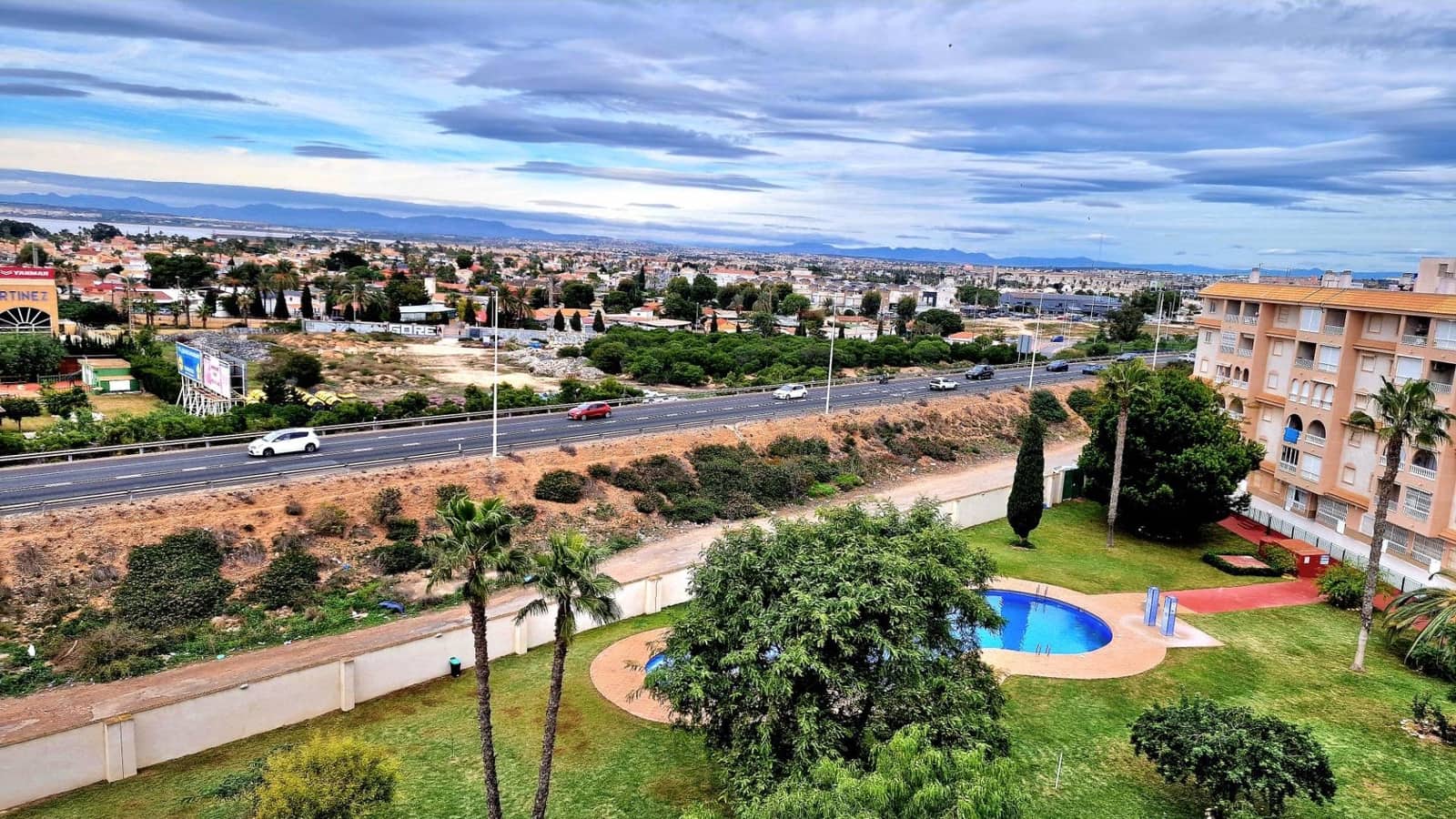 2 Zimmer Penthouse zu verkaufen in Torrevieja mit Pool - 139.900 € (Ref: 9494553)