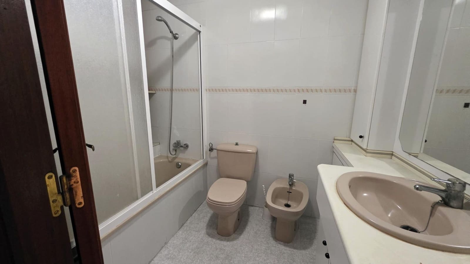Piso de 3 habitaciones en Torrevieja en venta con garaje - 146.990 € (Ref: 9535881)
