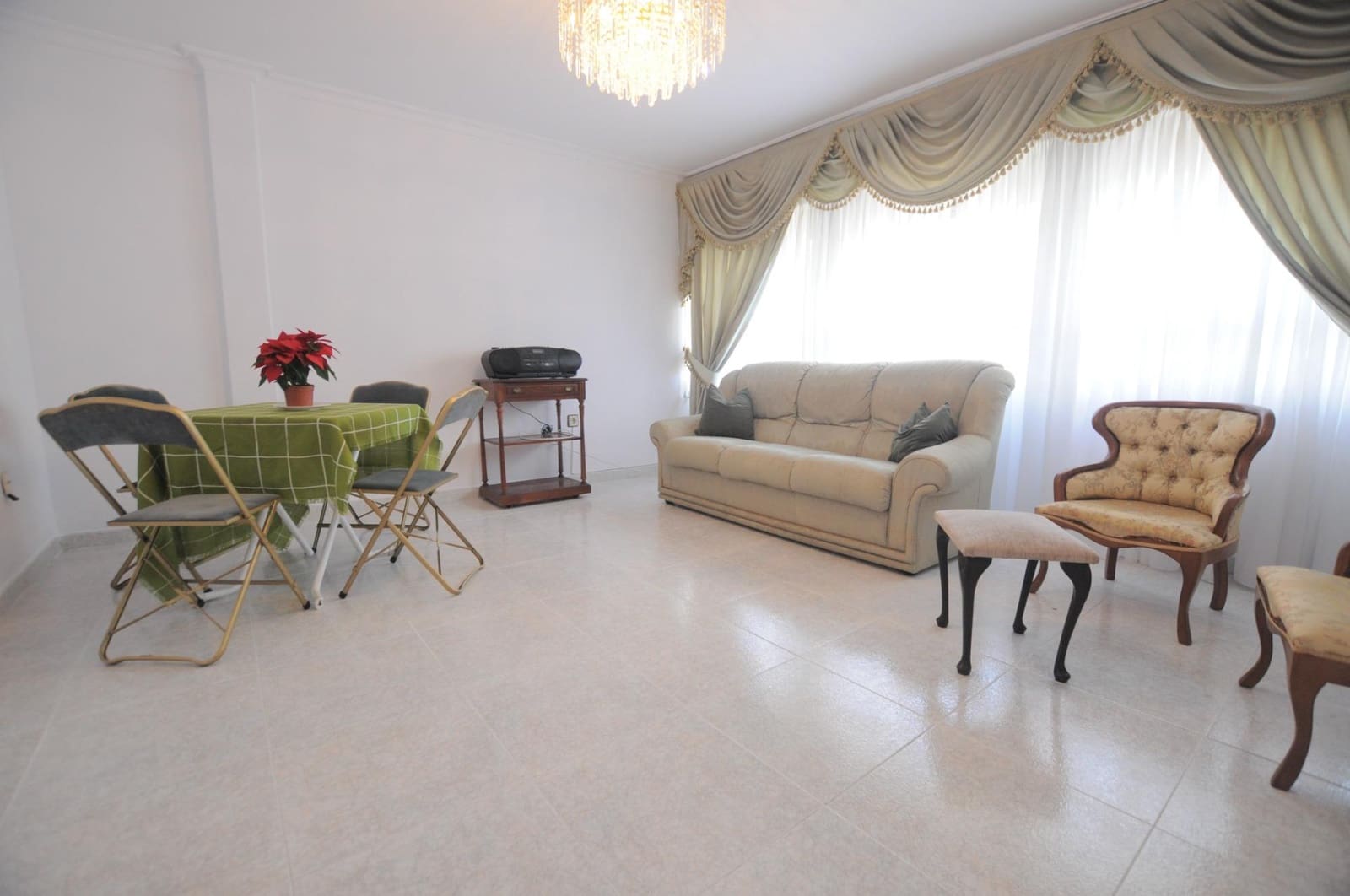 Piso de 3 habitaciones en Torrevieja en venta con garaje - 146.990 € (Ref: 9535881)