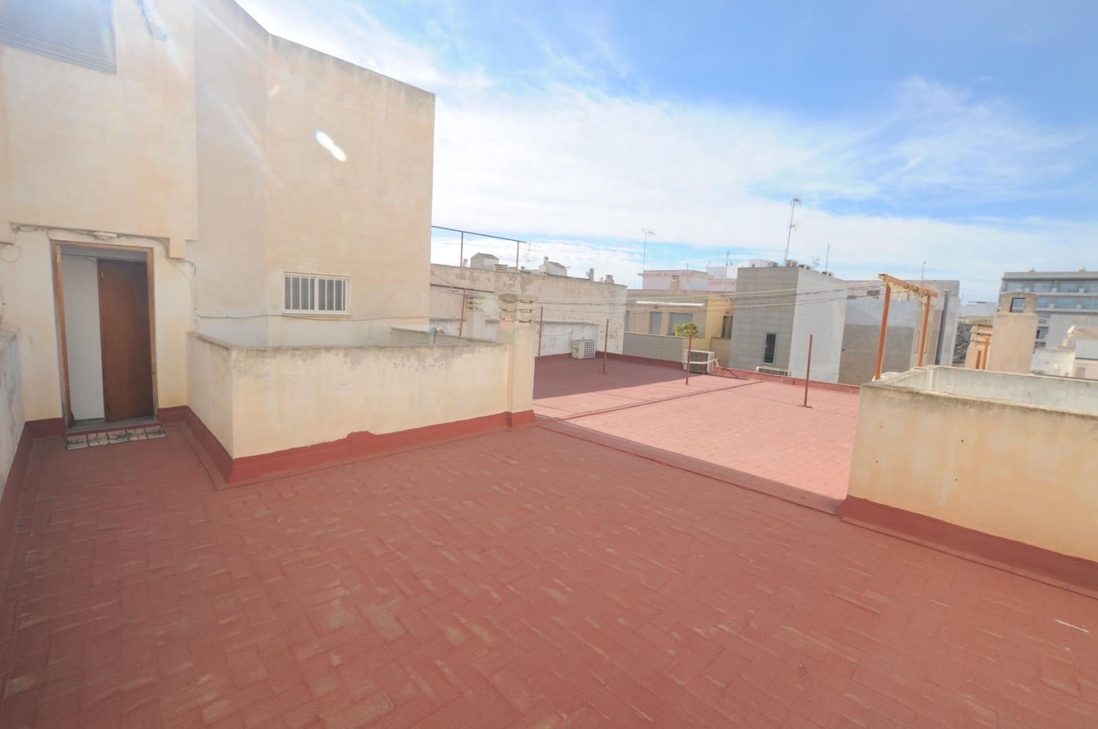 Piso de 3 habitaciones en Torrevieja en venta con garaje - 146.990 € (Ref: 9535881)