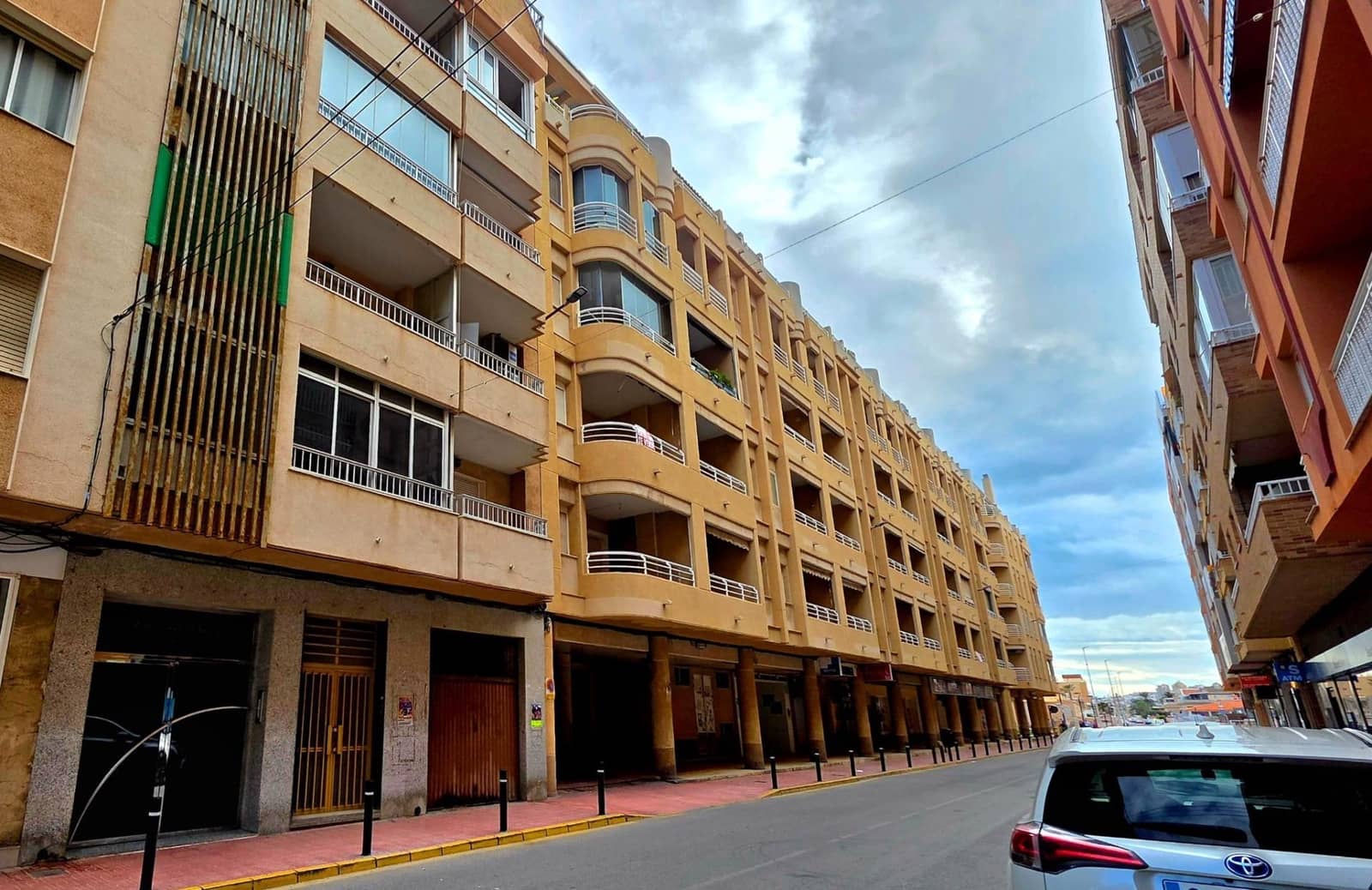 3 bedroom Apartment for sale in Torrevieja with garage - € 365,000 (Ref: 9586411)