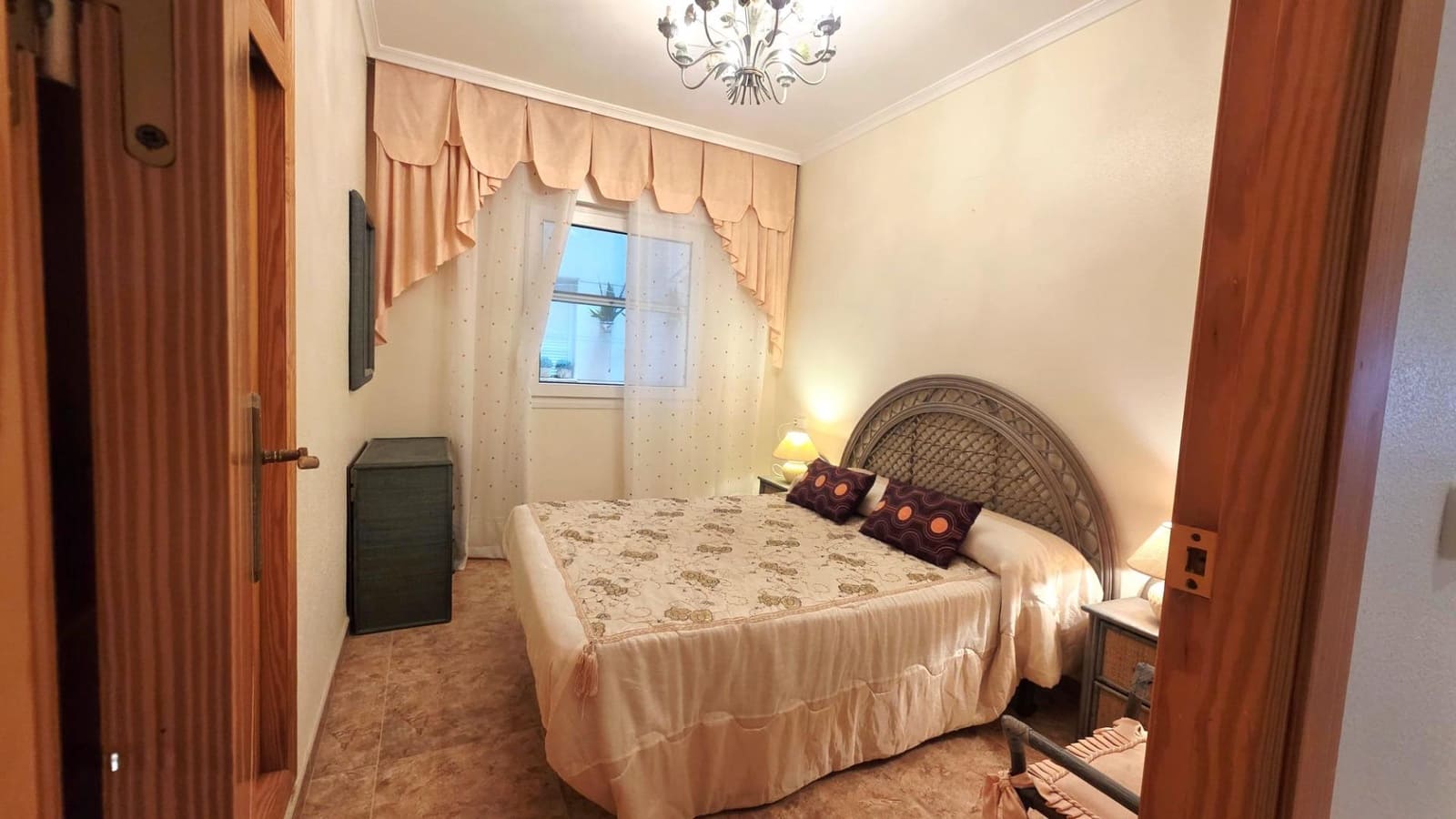 3 makuuhuone Asunto myytävänä paikassa Torrevieja mukana 
autotalli - 365 000 € (Ref: 9586412)