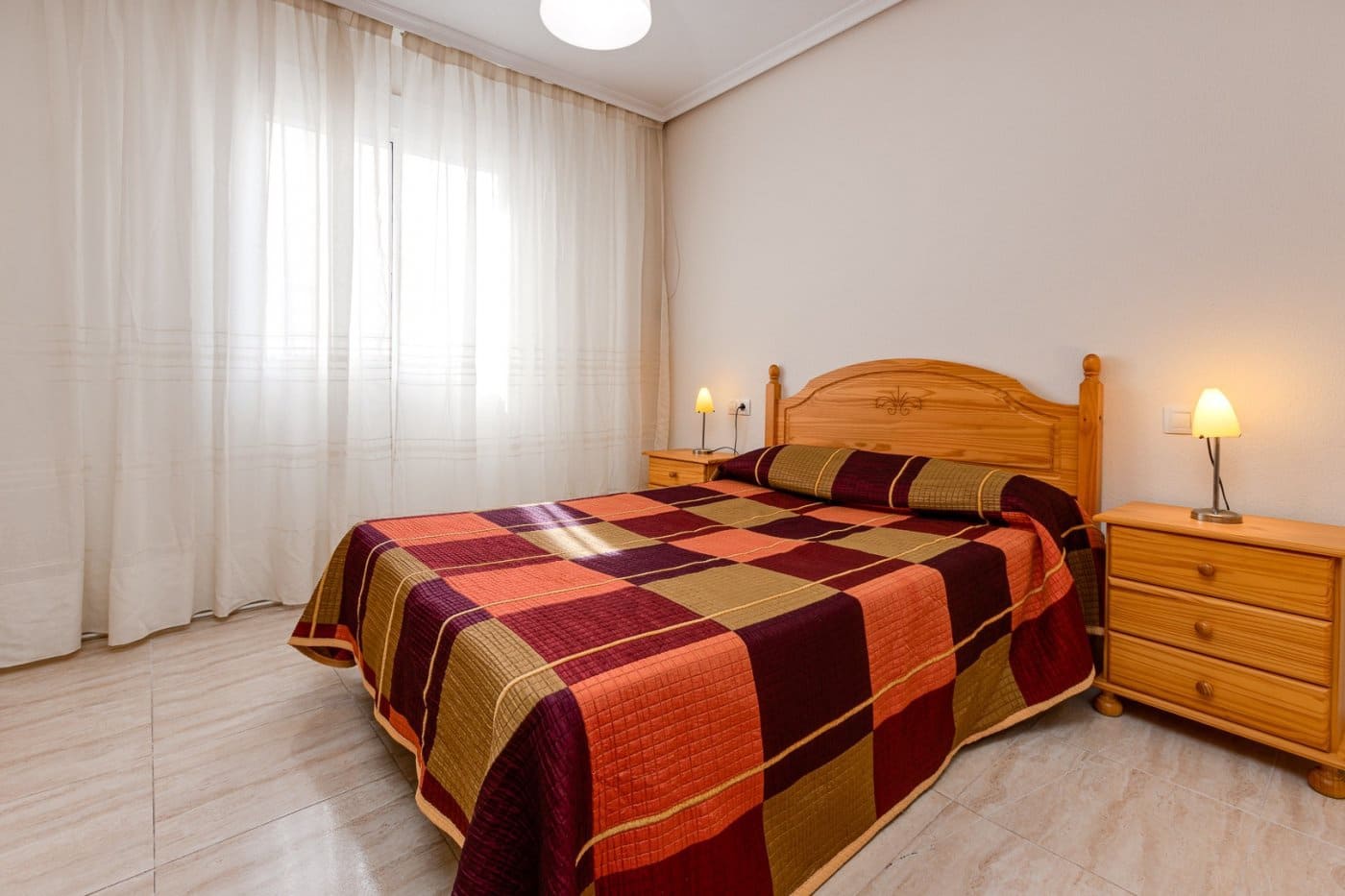 2 soveværelse Lejlighed til leje i Torrevieja - € 750 (Ref: 9604931)