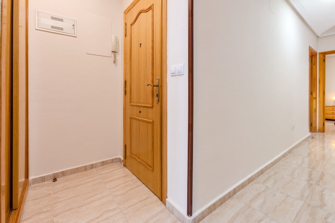 2 soveværelse Lejlighed til leje i Torrevieja - € 750 (Ref: 9604931)