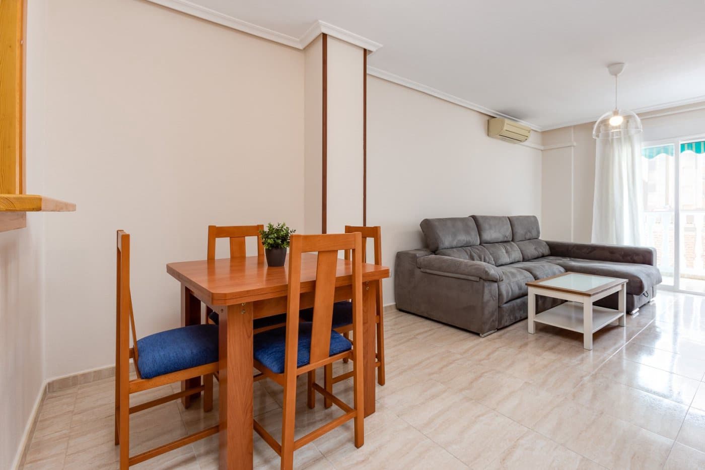 2 soverom Leilighet til leie i Torrevieja - € 750 (Ref: 9608014)
