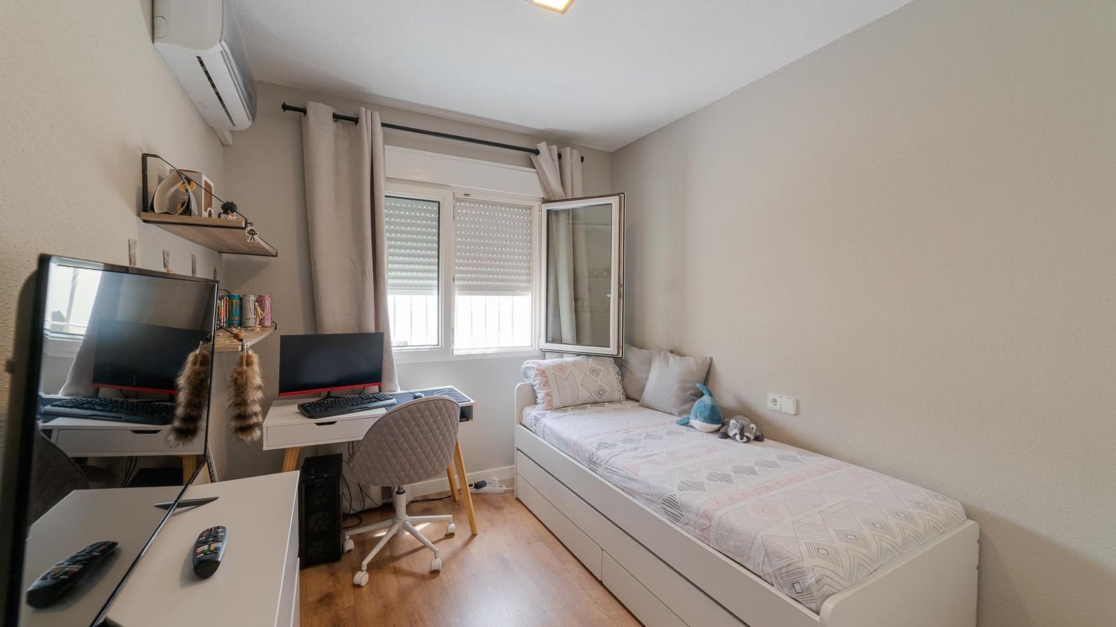 3 bedroom Villa for sale in Filipinas with pool - € 427,000 (Ref: 9611490)