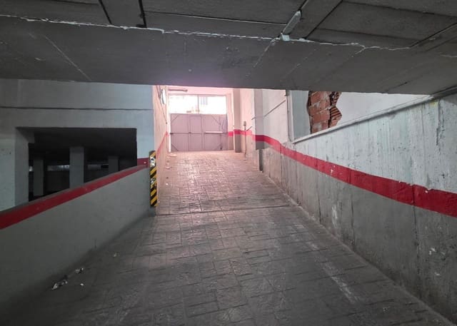 Garage till salu i Parque de las Naciones, Torrevieja - 19 990 € (Ref: 9615380)