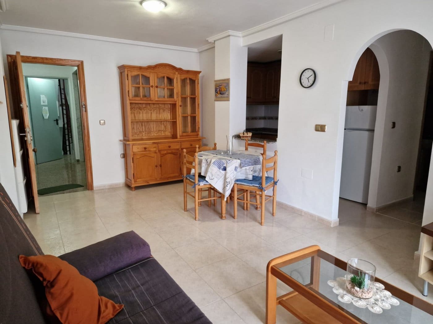 Appartement de 2 chambres à louer à Torrevieja - 620 € (Ref: 9615381)
