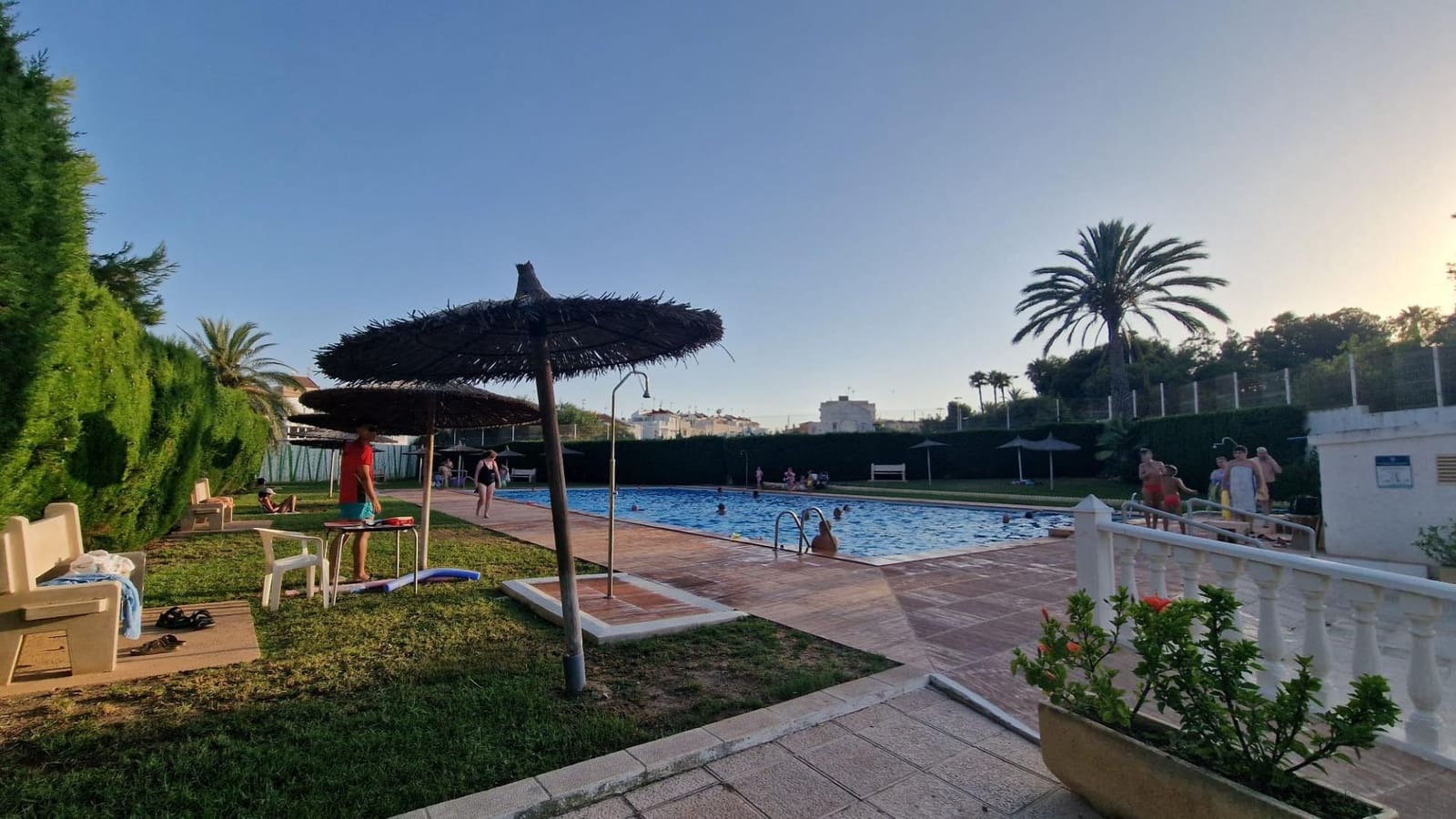 2 soveværelse Rækkehus til salg i Torrevieja med swimmingpool - € 137.527 (Ref: 9615382)
