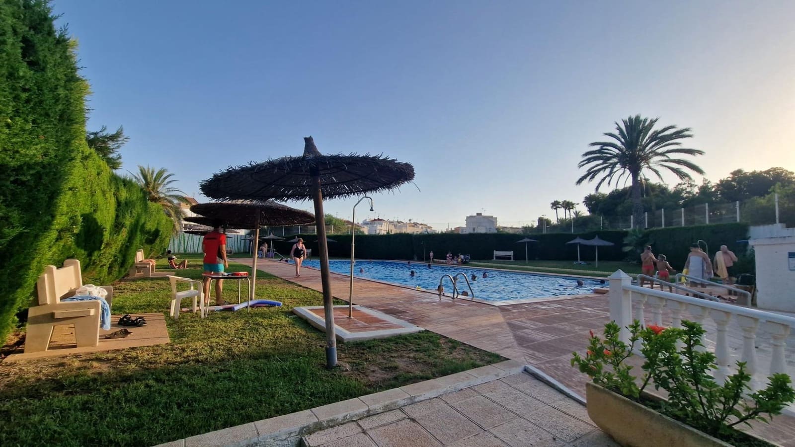 2 soveværelse Rækkehus til salg i Torrevieja med swimmingpool - € 137.527 (Ref: 9615382)