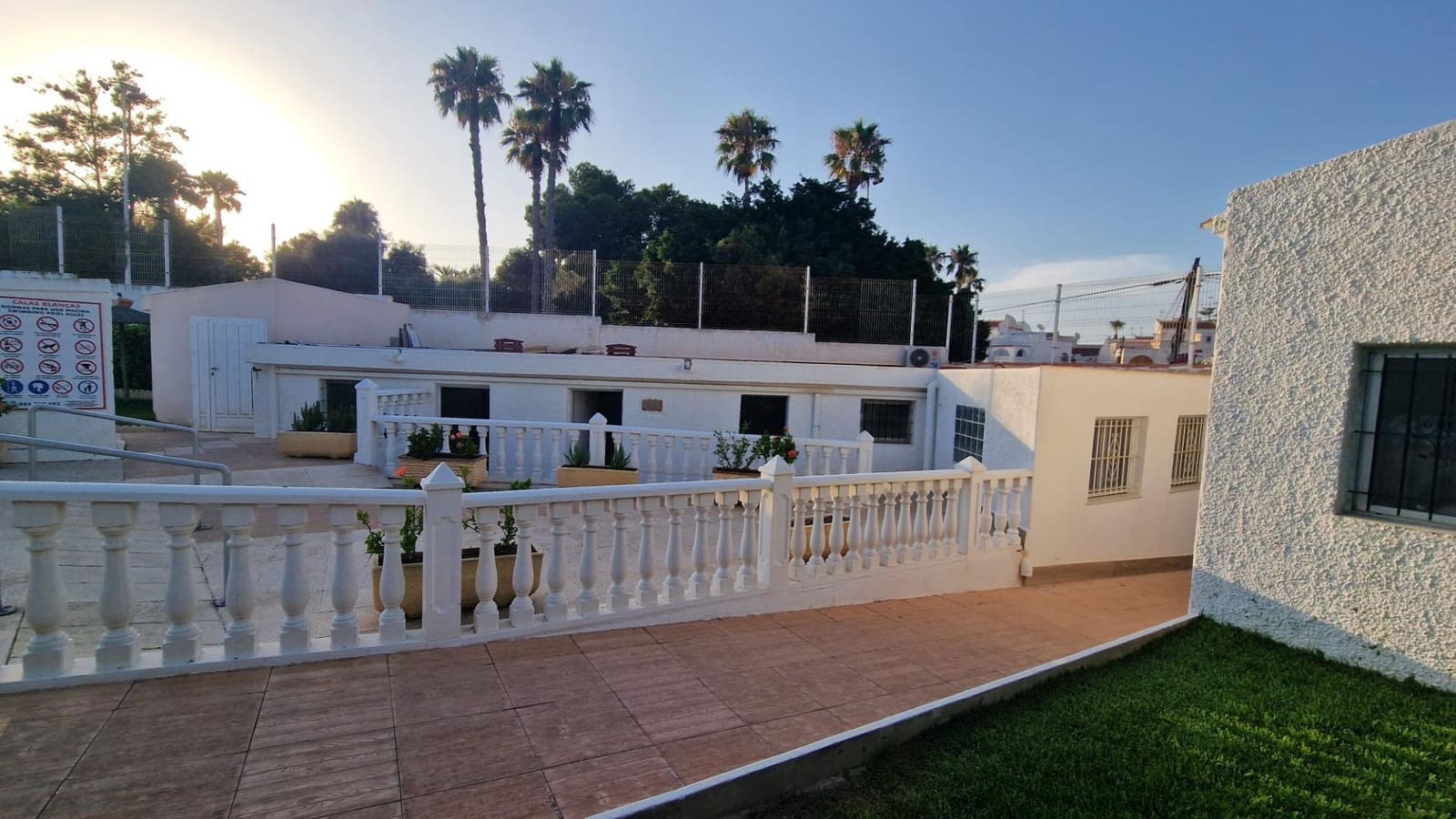 2 soveværelse Rækkehus til salg i Torrevieja med swimmingpool - € 137.527 (Ref: 9615382)