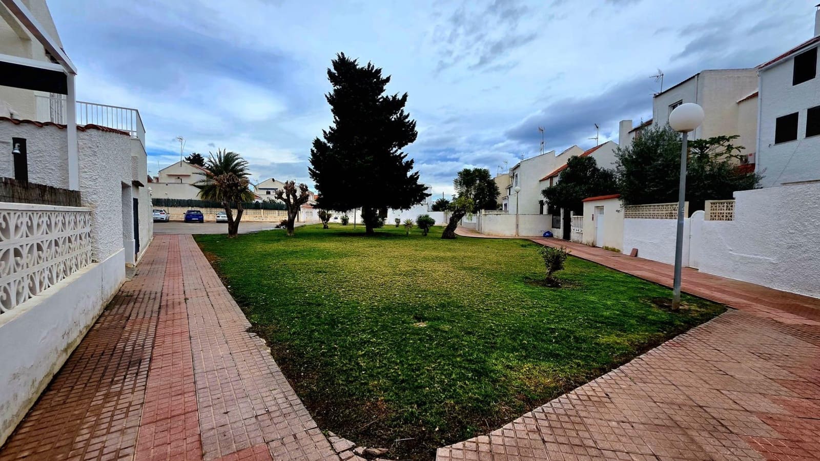 2 sypialnia Bungalow na sprzedaż w Torrevieja z basenem - 137 527 € (Ref: 9615383)