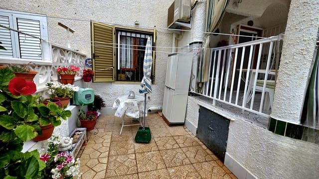 2 quarto Bungalow para venda em Torrevieja com piscina - 137 527 € (Ref: 9615383)
