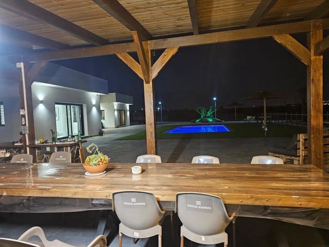 Chalet de 4 habitaciones en Rojales en venta con piscina - 1.300.000 € (Ref: 9619179)