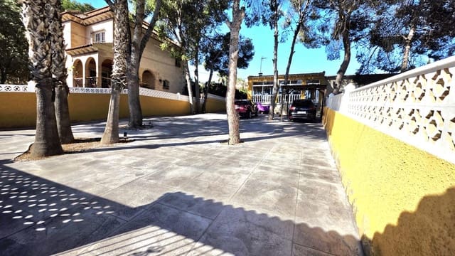 Chalet de 2 habitaciones en Los Balcones en venta con piscina - 450.000 € (Ref: 9648068)