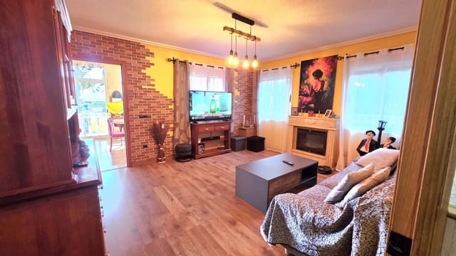 2 makuuhuone Huvila myytävänä paikassa Los Balcones mukana uima-altaan - 450 000 € (Ref: 9648068)