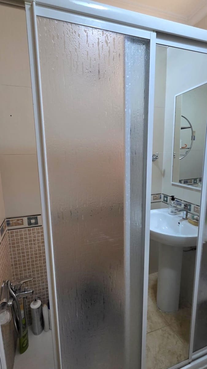 2 bedroom Flat for sale in Torrevieja with garage - € 139,999 (Ref: 9651891)