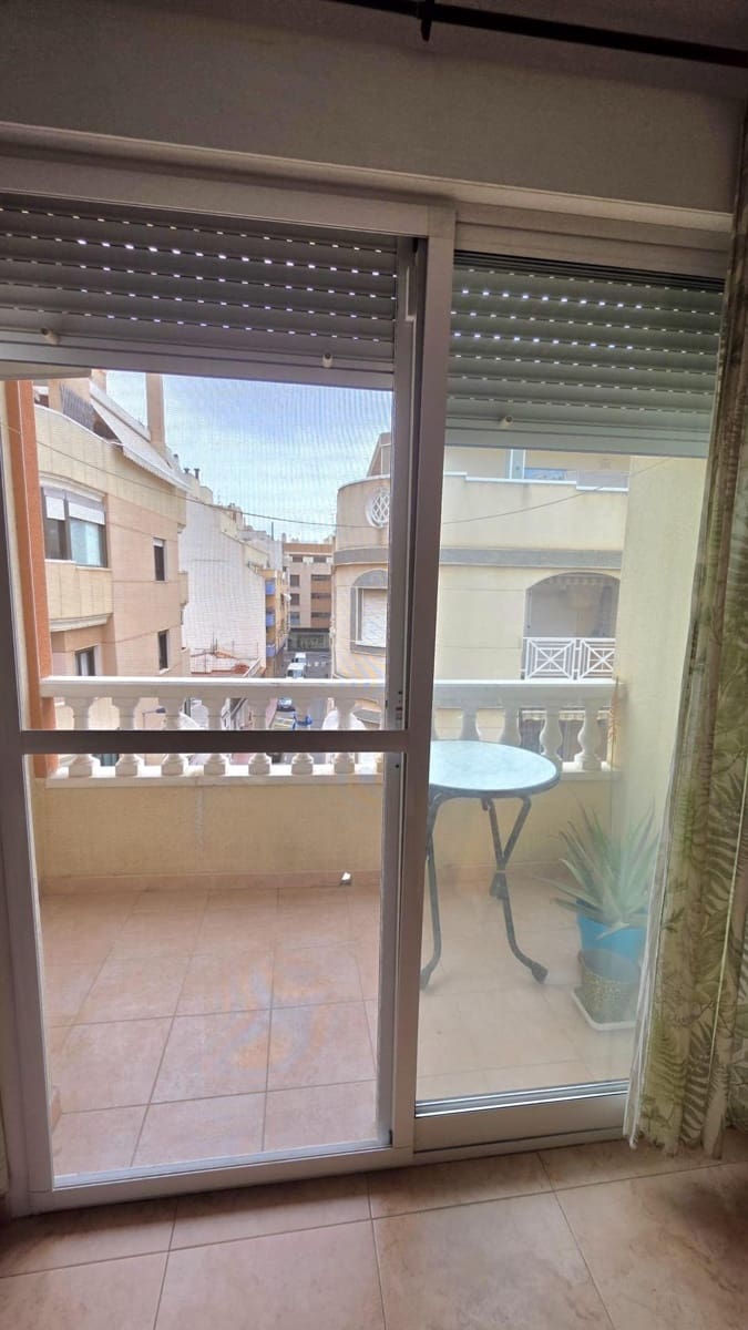 2 bedroom Apartment for sale in Torrevieja with garage - € 139,999 (Ref: 9651893)