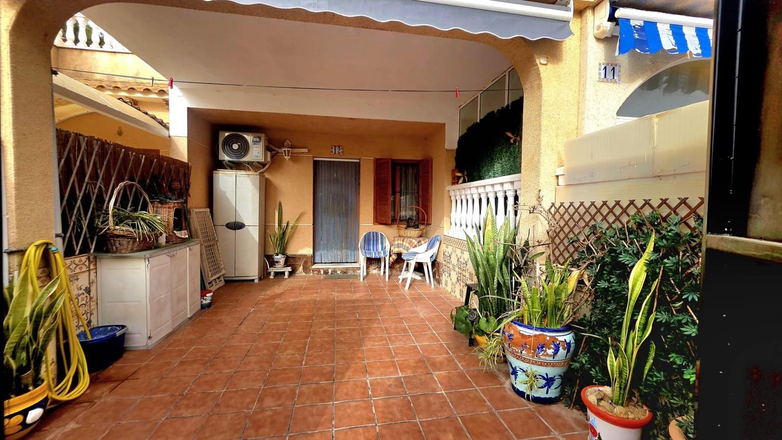 Bungalow de 2 habitaciones en Torrevieja en venta con piscina garaje - 157.990 € (Ref: 9677425)