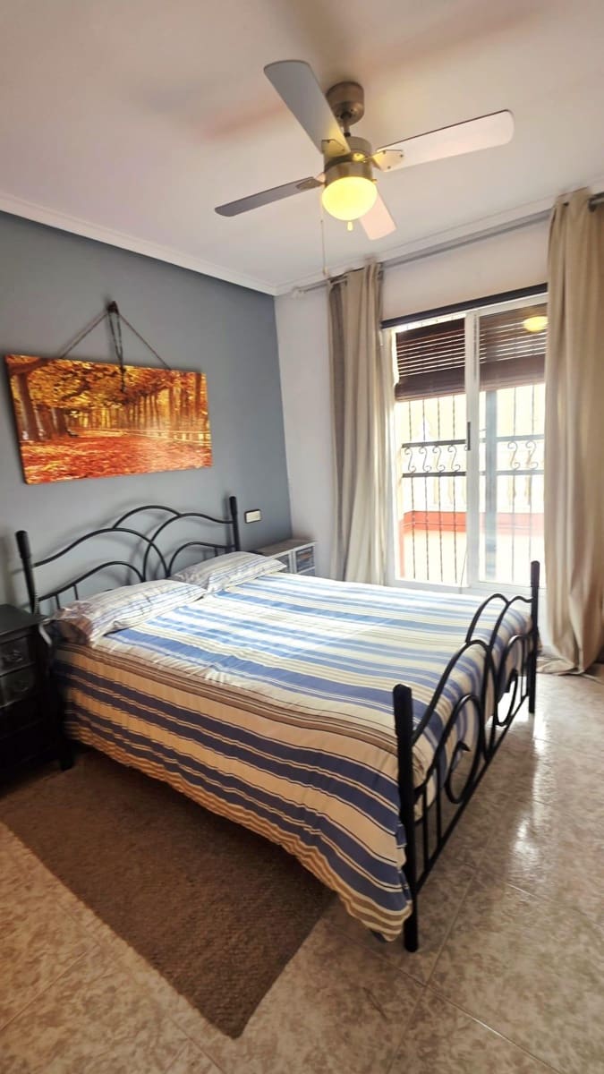 2 soverom Rekkehus til salgs i Torrevieja med svømmebasseng garasje - € 157 990 (Ref: 9677426)