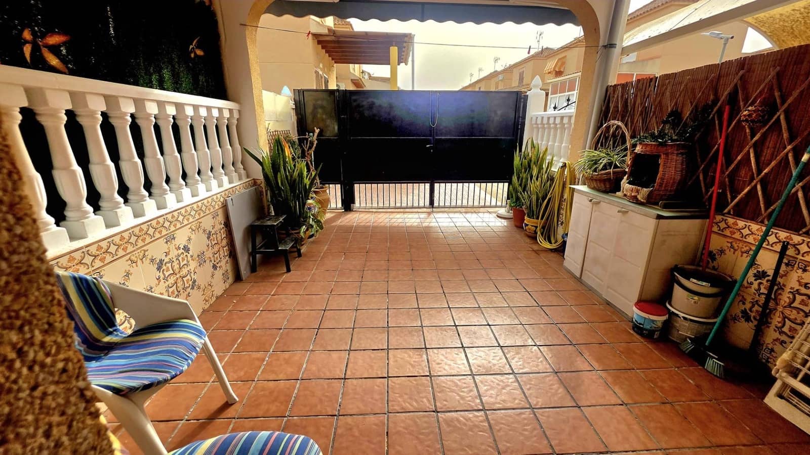 2 soverom Rekkehus til salgs i Torrevieja med svømmebasseng garasje - € 157 990 (Ref: 9677426)