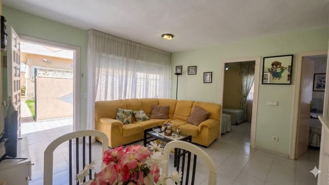 3 bedroom Bungalow for sale in Torrevieja with pool - € 180,000 (Ref: 9695285)