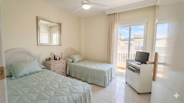 3 soveværelse Rækkehus til salg i Torrevieja med swimmingpool - € 180.000 (Ref: 9695286)