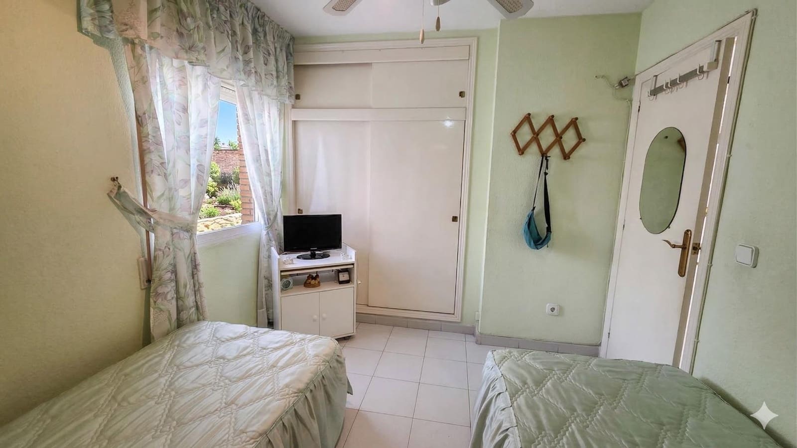 3 chambre Villa/Maison Mitoyenne à vendre à Torrevieja avec piscine - 180 000 € (Ref: 9695286)