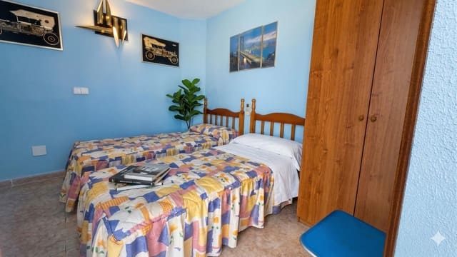 3 slaapkamer Rijtjeshuis te koop in Torrevieja met zwembad - € 180.000 (Ref: 9695286)