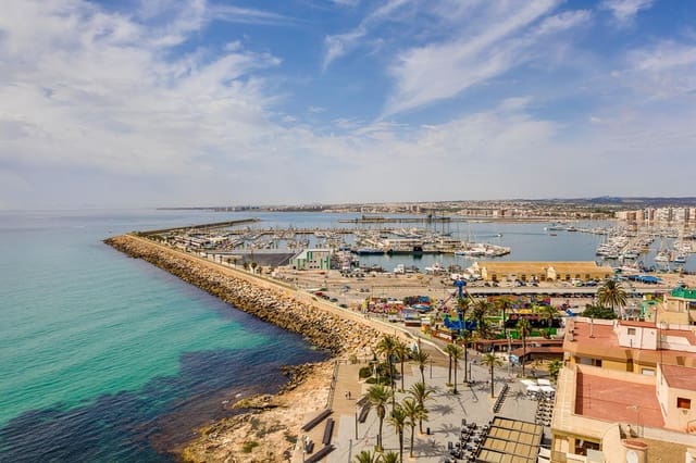 Garage til salg i Centro, Torrevieja - € 18.500 (Ref: 9721647)