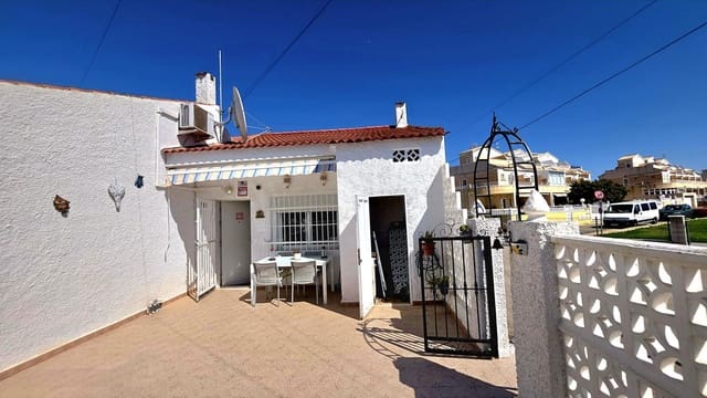 2 slaapkamer Rijtjeshuis te koop in El Chaparral - La Siesta - La Torreta, Torrevieja met zwembad - € 139.772 (Ref: 9726608)