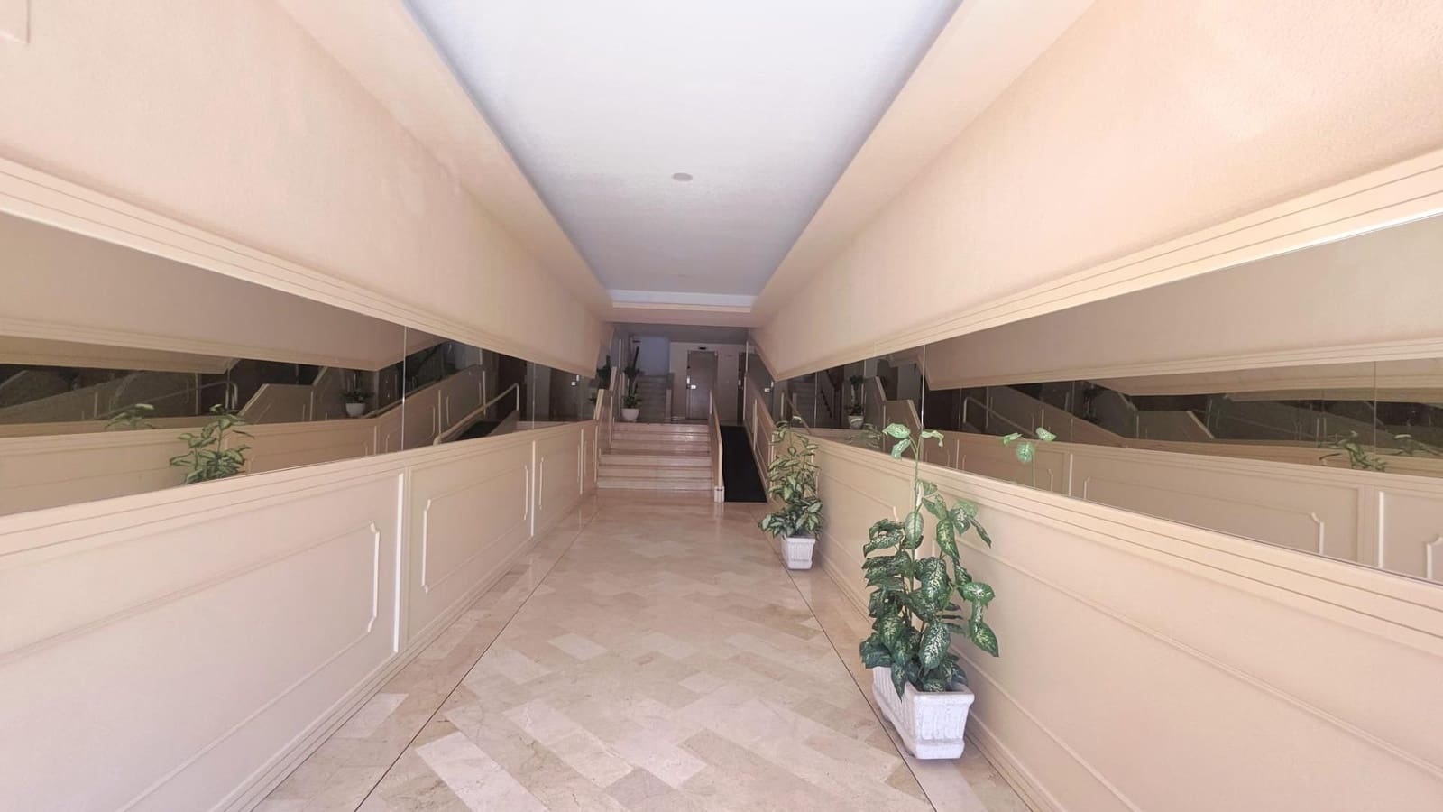 2 slaapkamer Appartement te koop in Torrevieja met garage - € 239.957 (Ref: 9726609)