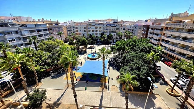 2 chambre Appartement à vendre à Centro, Torrevieja avec garage - 239 957 € (Ref: 9726609)