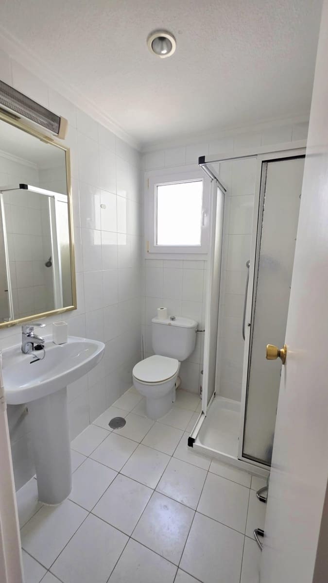 2 soverom Penthouse til salgs i Torrevieja med garasje - € 239 957 (Ref: 9726611)