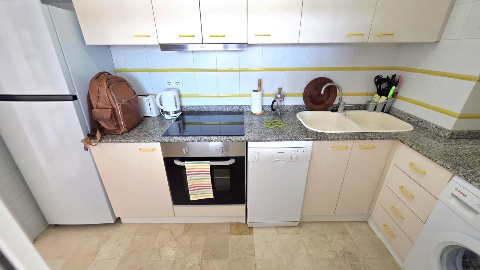 2 soverom Penthouse til salgs i Torrevieja med garasje - € 239 957 (Ref: 9726611)