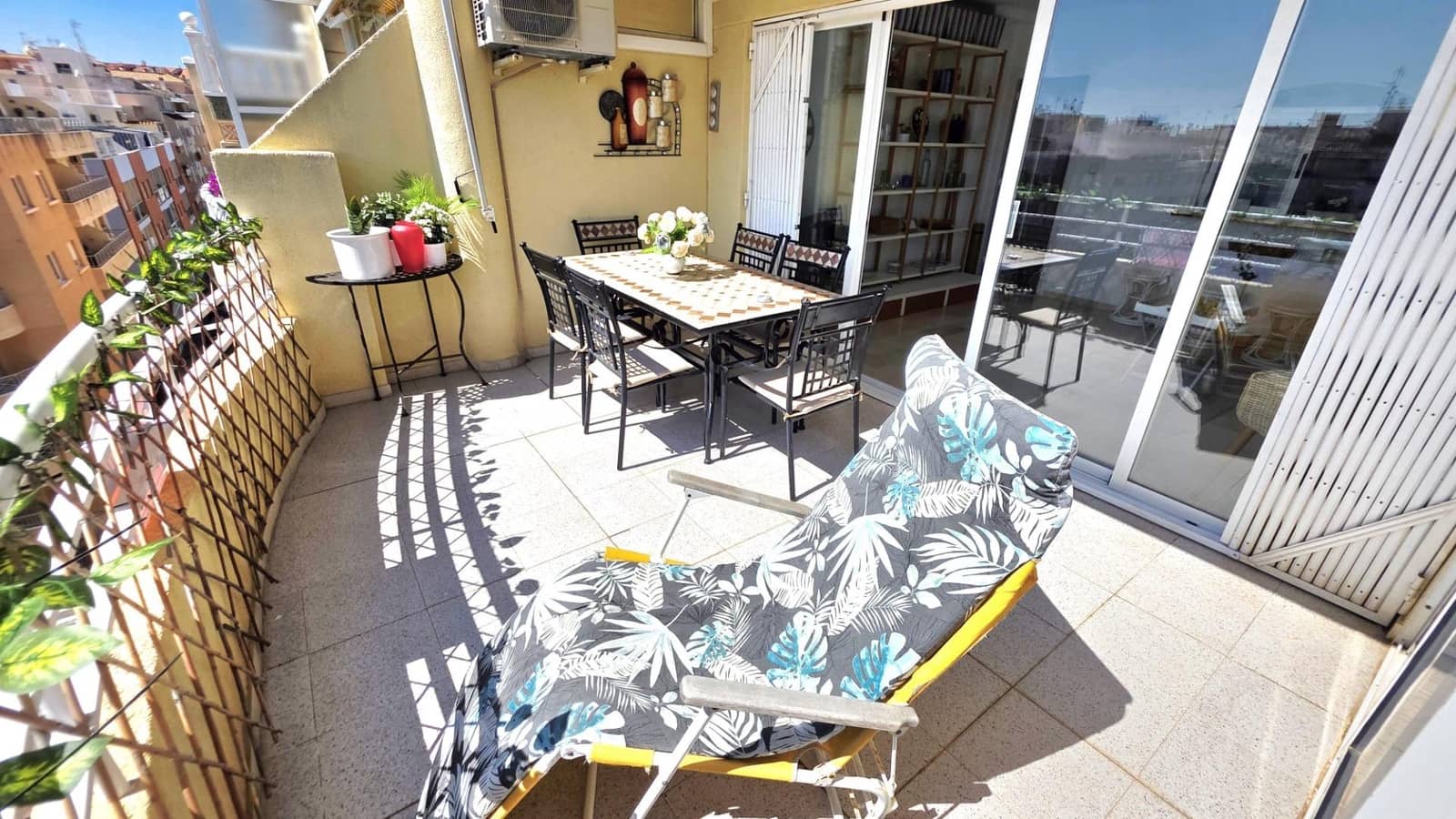 2 soverom Penthouse til salgs i Torrevieja med garasje - € 239 957 (Ref: 9726611)